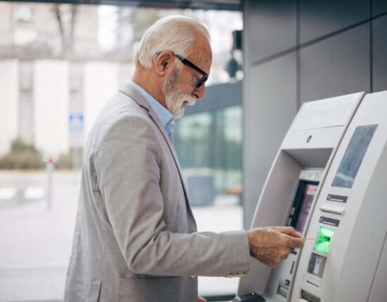 The TSX Dividend Stock Built for People Who Want One Less Thing to Worry About